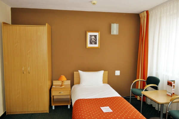 Hotel Wilanów Warszawa by DeSilva